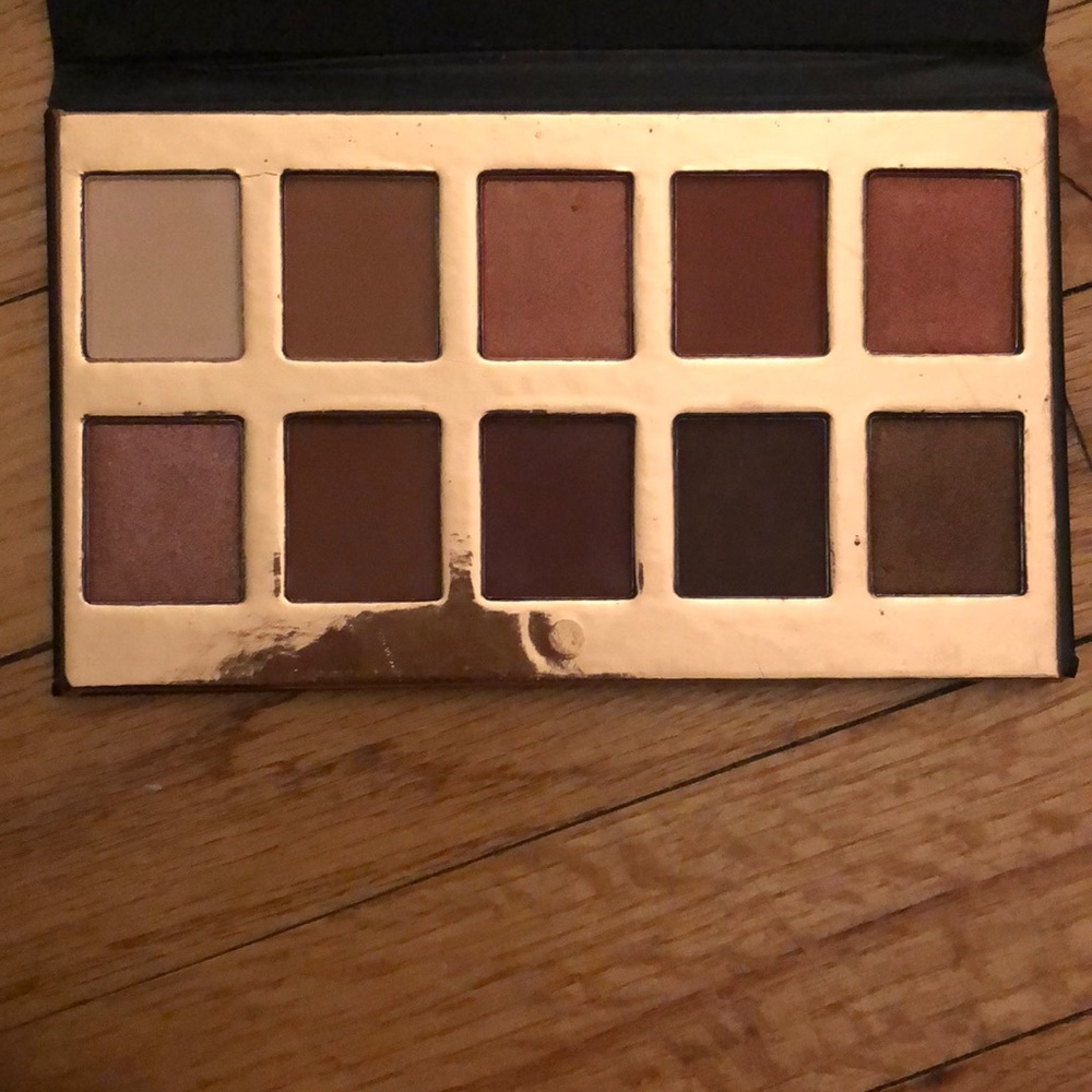 Crown Pro Eyeshadow Palette